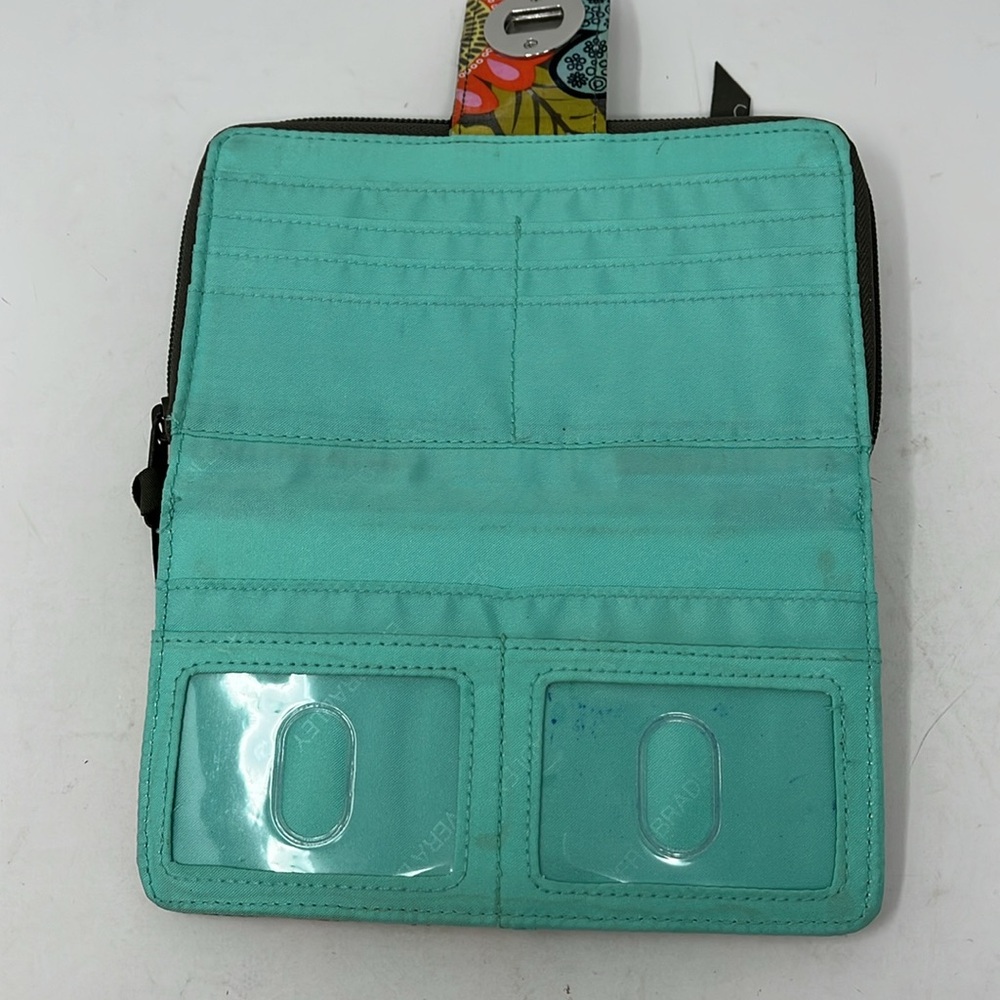 VERA BRADLEY FLOWER SHOWER LARGE QUILTED TWIST LOCK AND ZIP AROUND WALLET - Picture 8 of 16